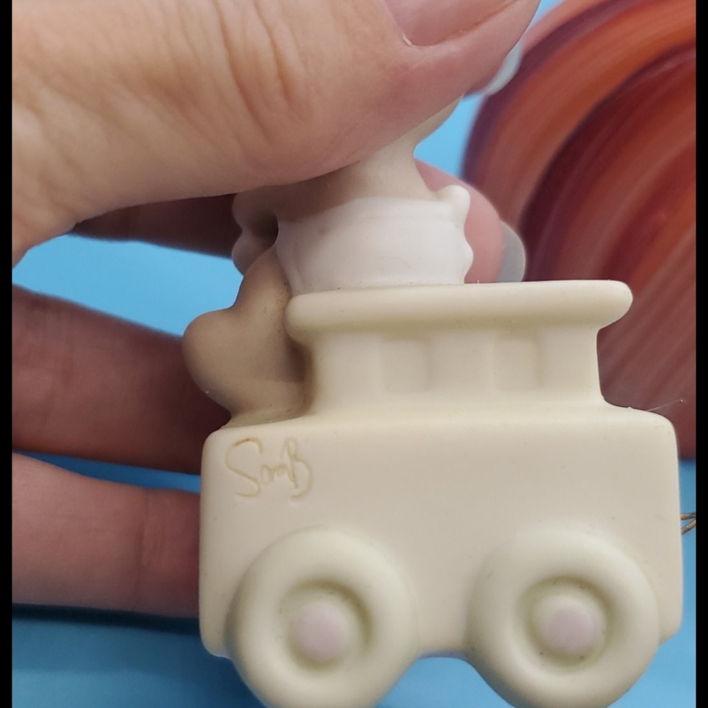 'May your birthday be warm' Precious Moments Birthday Train piece 1985 VINTAGE - Picture 8 of 8